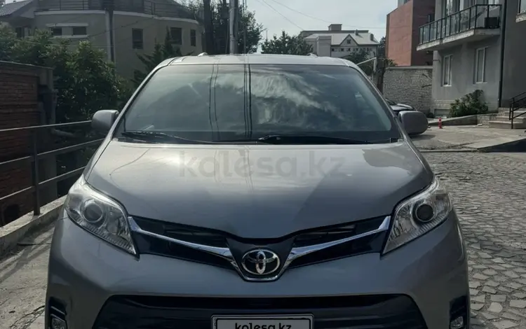 Toyota Sienna 2014 года за 9 000 000 тг. в Актау