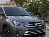 Toyota Highlander 2018 годаүшін12 000 000 тг. в Атырау