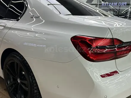 BMW 740 2017 года за 30 000 000 тг. в Алматы