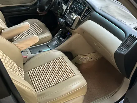 Toyota Highlander 2003 года за 8 000 000 тг. в Шымкент – фото 10