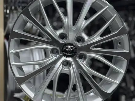 Диски Камри R17 5x114.3 в наличии! (серебро за 207 000 тг. в Астана – фото 2