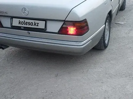 Mercedes-Benz E 300 1992 года за 2 000 000 тг. в Жезказган – фото 2