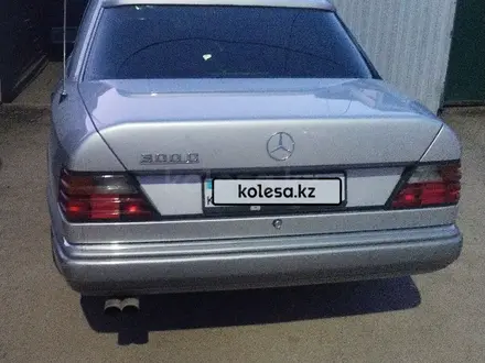 Mercedes-Benz E 300 1992 года за 2 000 000 тг. в Жезказган – фото 4
