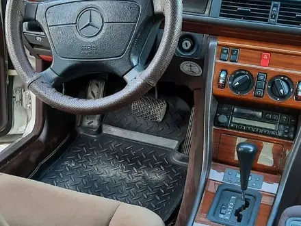 Mercedes-Benz E 280 1994 года за 4 200 000 тг. в Павлодар – фото 25