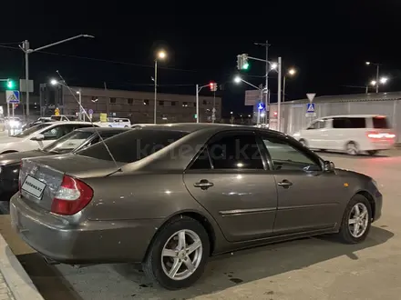 Toyota Camry 2001 года за 3 600 000 тг. в Атырау – фото 8