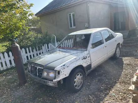 Mercedes-Benz E 230 1990 года за 450 000 тг. в Алматы – фото 2