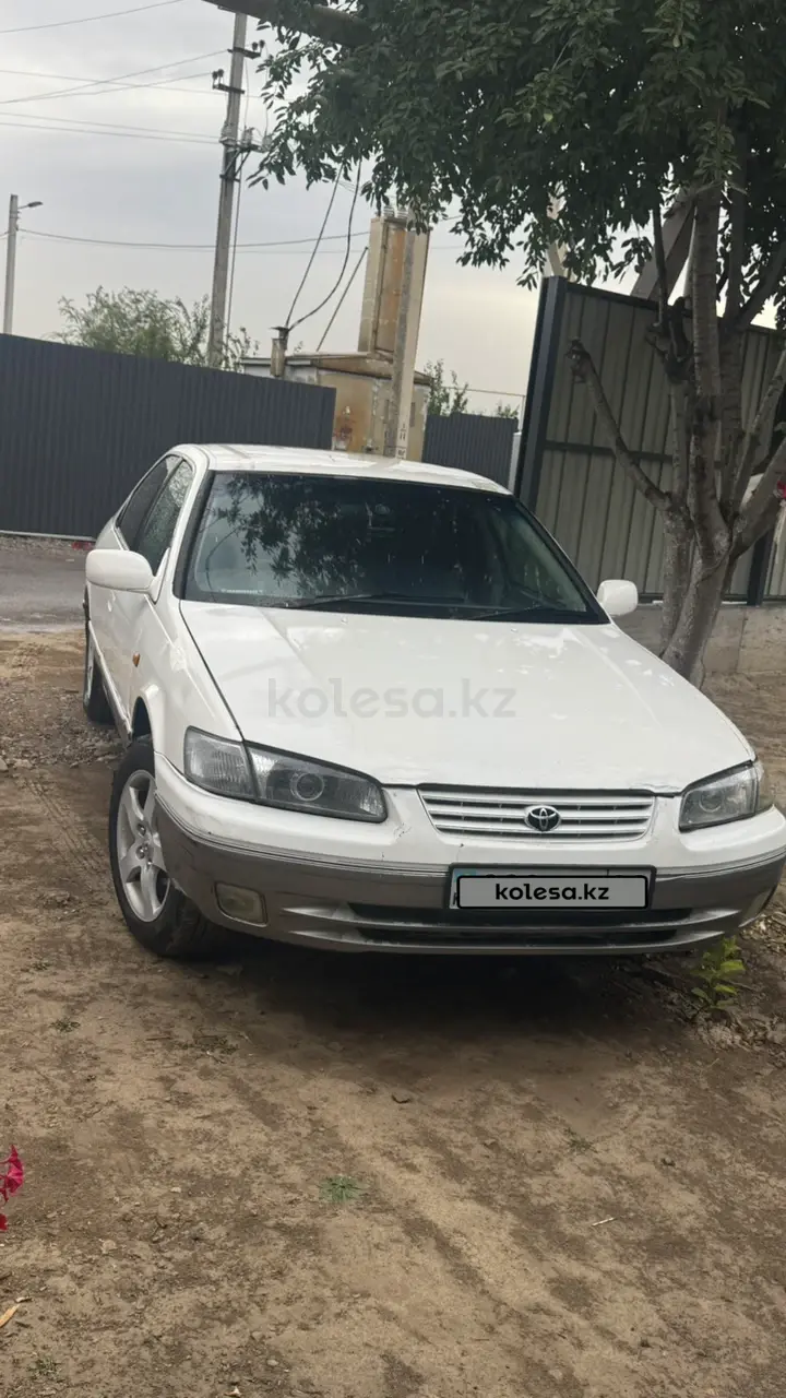 Toyota Camry, 1998