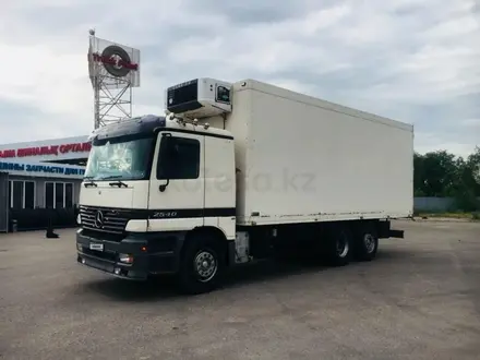Mercedes-Benz  Actros 2000 года за 16 000 000 тг. в Алматы – фото 2