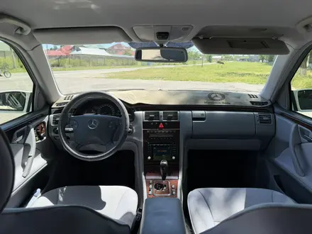 Mercedes-Benz E 320 2000 года за 5 200 000 тг. в Шымкент – фото 7