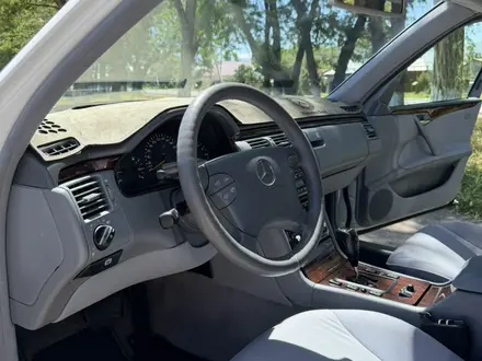 Mercedes-Benz E 320 2000 года за 5 200 000 тг. в Шымкент – фото 9