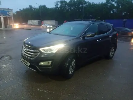 Hyundai Santa Fe 2015 года за 9 800 000 тг. в Алматы