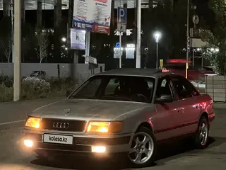 Audi 100