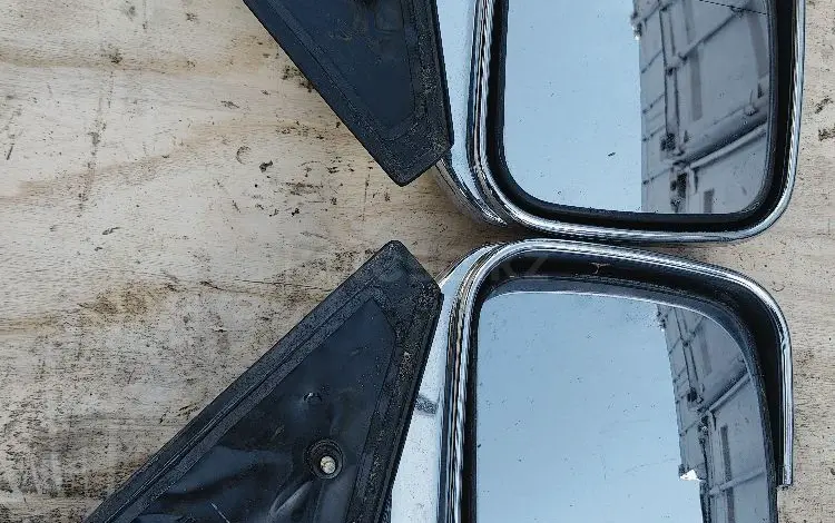 Зеркало заднего вида на Mitsubishi Podjero за 30 000 тг. в Алматы
