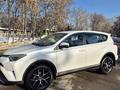 Toyota RAV4 2018 года за 13 800 000 тг. в Алматы