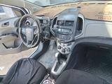 Chevrolet Aveo 2013 года за 3 500 000 тг. в Уральск – фото 3