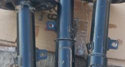 Задние амортизаторы за 15 000 тг. в Атырау – фото 2