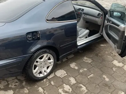 Mercedes-Benz CLK 200 2001 года за 2 750 000 тг. в Караганда – фото 2