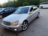 Mercedes-Benz C 200 2003 годаfor4 500 000 тг. в Караганда – фото 4