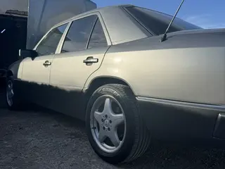 Mercedes-Benz E 200