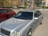 Mercedes-Benz E 320 1999 годаfor3 000 000 тг. в Астана – фото 3