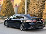 Toyota Camry 2021 годаүшін15 500 000 тг. в Шымкент – фото 3