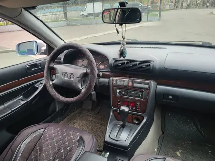 Audi A4 1997 года за 1 500 000 тг. в Алматы – фото 5
