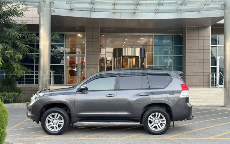 Toyota Land Cruiser Prado 2012 года за 18 000 000 тг. в Актау