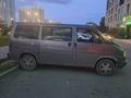 Volkswagen Caravelle 1992 годаүшін2 800 000 тг. в Астана