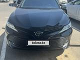 Toyota Camry 2018 года за 16 500 000 тг. в Алматы – фото 2