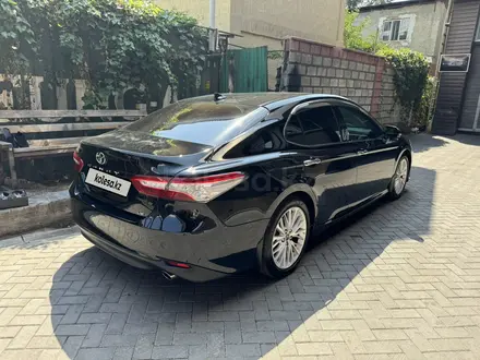 Toyota Camry 2018 года за 16 500 000 тг. в Алматы – фото 3