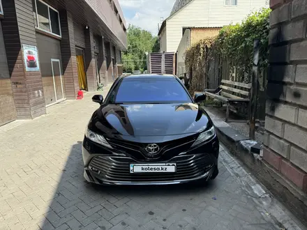 Toyota Camry 2018 года за 16 500 000 тг. в Алматы – фото 6