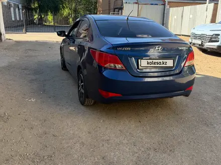 Hyundai Solaris 2014 года за 5 300 000 тг. в Караганда – фото 2