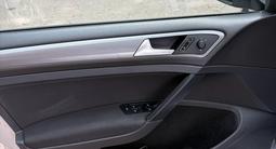 Volkswagen Golf 2014 года за 6 200 000 тг. в Алматы – фото 2