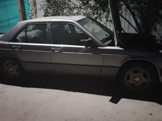 Mercedes-Benz 190