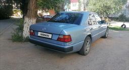 Mercedes-Benz E 200 1991 года за 1 350 000 тг. в Актобе – фото 3