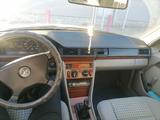 Mercedes-Benz E 200 1991 года за 1 350 000 тг. в Актобе – фото 5