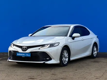 Toyota Camry 2018 года за 13 180 000 тг. в Алматы