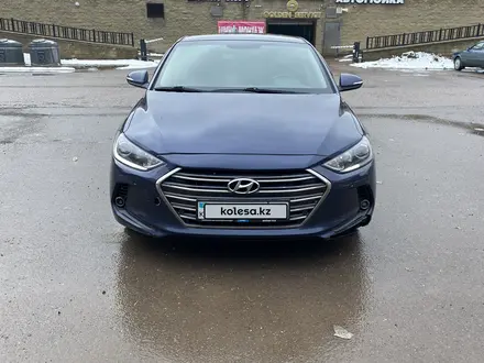 Hyundai Elantra 2018 года за 7 900 000 тг. в Астана – фото 2