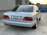 Mercedes-Benz E 230 1997 годаfor3 000 000 тг. в Шымкент – фото 2