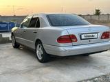 Mercedes-Benz E 230 1997 годаfor3 000 000 тг. в Шымкент – фото 3