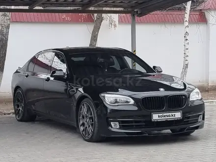 BMW 750 2012 года за 12 000 000 тг. в Уральск