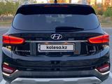 Hyundai Santa Fe 2019 года за 10 000 000 тг. в Атырау – фото 4