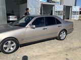 Mercedes-Benz E 230 1996 года за 2 700 000 тг. в Аральск – фото 4