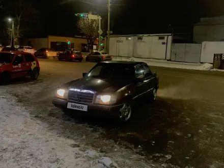 Mercedes-Benz E 200 1992 года за 1 000 000 тг. в Павлодар