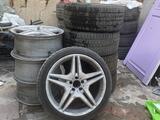 В продаже шины с дисками состояние идеальные за 300 000 тг. в Алматы