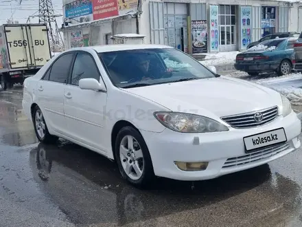 Toyota Camry 2005 года за 5 000 000 тг. в Астана – фото 2