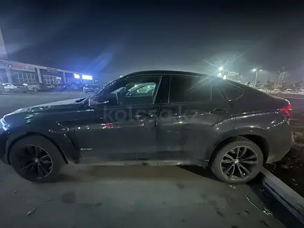 BMW X6 2018 года за 24 000 000 тг. в Астана – фото 2