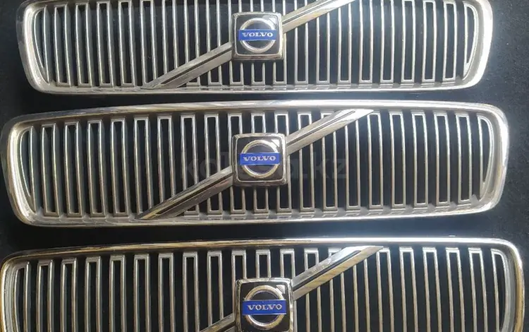 Решетка радиатора Volvo v70 за 15 000 тг. в Алматы