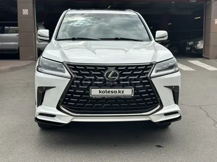 Lexus LX 570 2021 года за 70 000 000 тг. в Алматы