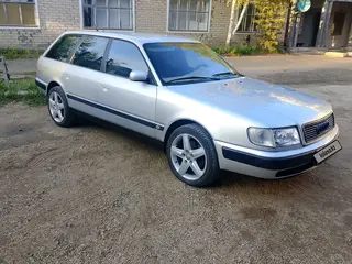 Audi 100